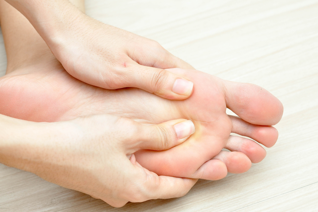 Syndrome main-pied : comment apaiser vos mains et vos pieds pendant la chimiothérapie ?